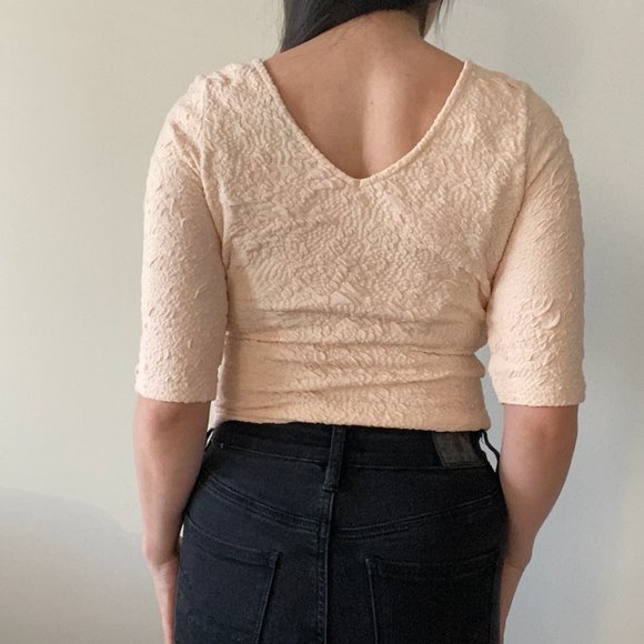 [NEW] Light Pink Textured Top - Picture 3 of 3